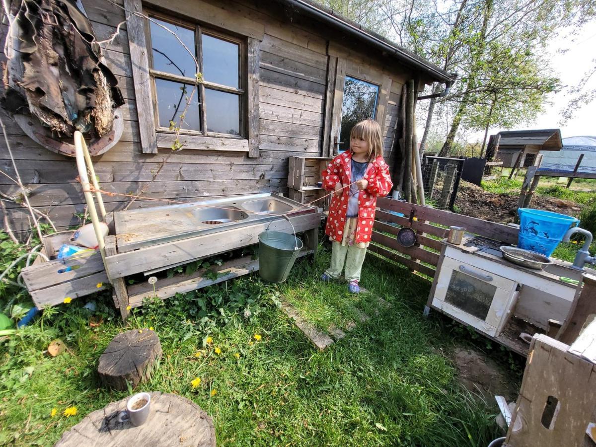 Slapen Tussen De Ezels In De Yurt Hotel Aarschot Luaran gambar